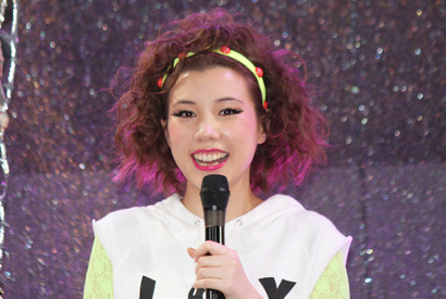 仲里依紗、結婚発表後初の公の場！「Zipper」20周年イベントに出席 画像