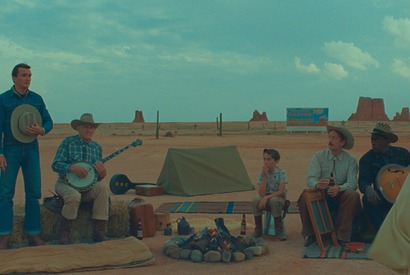 マヤ・ホーク＆ルパート・フレンド、ウェス監督の脚本を絶賛『アステロイド・シティ』インタビュー映像 画像