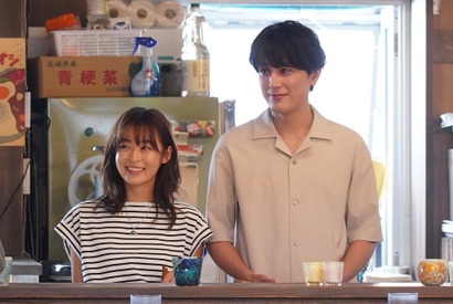 森七菜“夏海”、間宮祥太朗“健人”のラストシーンに「幸せでいて」「キュンキュンした」の声…「真夏のシンデレラ」第8話 画像