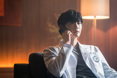 イ・ジョンソク演じる爆弾犯に「現場にいた皆が凍りついた」『デシベル』本編映像 画像