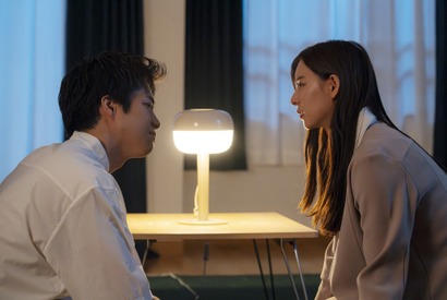 重岡大毅“舜”の自宅に新木優子“花”が「来ちゃった」と訪れ…「単身花日」第3話 画像