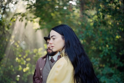 『哀れなるものたち』指原莉乃ナレ入り新映像3本公開　衣装が「めっちゃ可愛い！」 画像