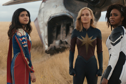 3人のヒーローたちの戦闘準備切り取る『マーベルズ』未公開シーン 画像