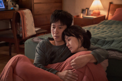 チョン・ユミ＆イ・ソンギュン“夫婦”を恐怖と混乱が蝕む…『スリープ』予告編 画像