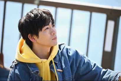 川口春奈＆松下洸平「9ボーダー」オフショット公開に「はしゃぎ具合がかわいい」 画像