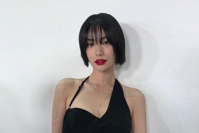 【韓国女優】全身タトゥーを除去中のナナ、大胆ドレスでパリを魅了！タトゥーの跡も注目【PHOTO】 画像