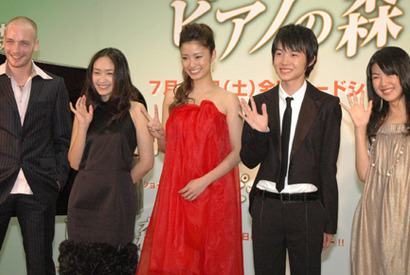 上戸彩が恥を捨てて挑んだ過激なセリフとは？　『ピアノの森』完成披露試写会 画像