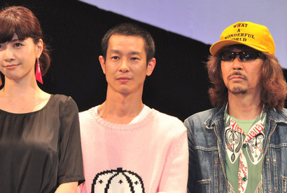 亀梨和也・主演映画の舞台挨拶に「KAT-TUN」がサプライズで乱入！ 画像