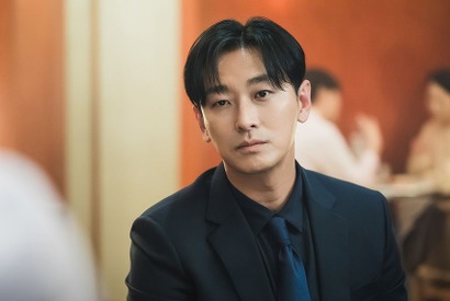 “ロマンス帝王” チュ・ジフンがやってくる！高校の理事長になった彼に一体どういう過去が…？ 画像