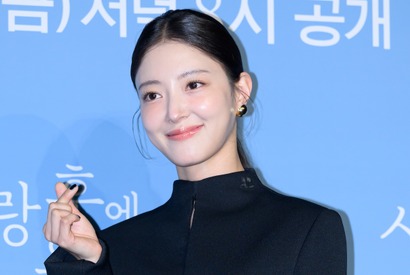 坂口健太郎と共演したイ・セヨン、17歳のころの初恋を振り返る「あまりにも傷つく愛は違うと悟った」 画像