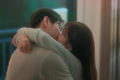 熱愛も間近!? チュ・ジフン、チョン・ユミが『愛は一本橋で』で魅せる大人の再会ロマンスがたまらない！ 画像