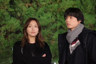 川口春奈＆松村北斗、正反対な弁護士が出会う「アンサンブル」第1話見どころ 画像