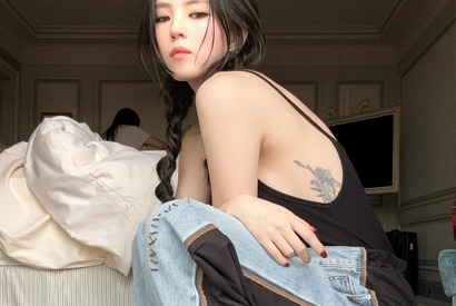 『わかっていても』本家女優ハン・ソヒ、脇下のタトゥーを覗かせる…“パリを満喫中”【PHOTO】 画像