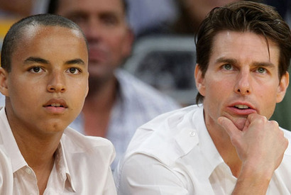 トム・クルーズ、息子コナーのDJ姿を鑑賞 画像