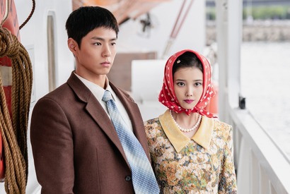 IU＆パク・ボゴム初共演作！愛と人生の軌跡を描くNetflix新作『おつかれさま』場面写真解禁 画像