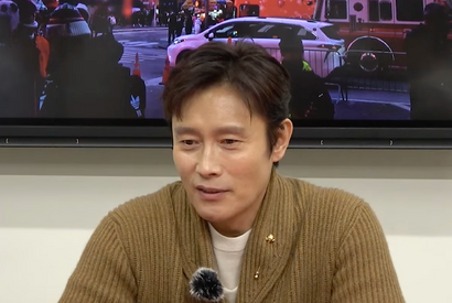 俳優イ・ビョンホン、“大御所”からの助言も効果なし!?「人間イ・ビョンホンはパニックに…」 画像