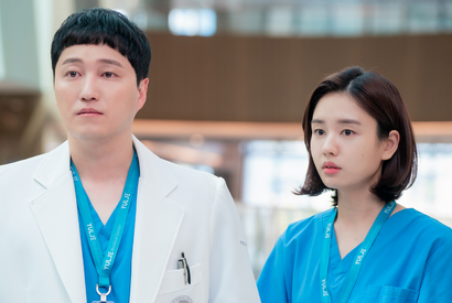 ファンを驚かせた“社内カップル結婚”の裏側、“サプライズ結婚”がたった4分で終わった理由 画像