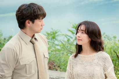 “謎の女性” ハン・ジミンが強烈な初登場！Netflix新作『君は天国でも美しい』の“キープレイヤー”に 画像