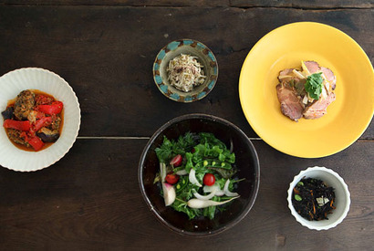 ノスタルジックなムードで憩う　リノベーション・カフェレストランで美味しい食事を 画像