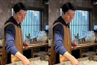 バツイチの『七日の王妃』俳優イ・ドンゴン、自身のカフェで仕事中！“大行列も納得” 画像