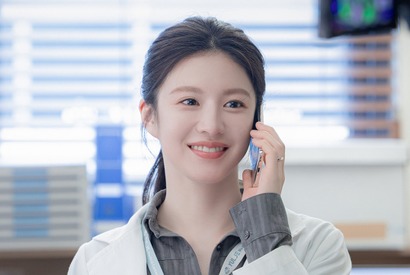 女優コ・ユンジョンが“愛され女優”に。『いつかは賢いレジデント生活』で示した存在感 画像