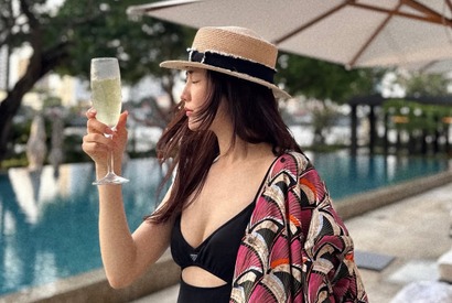 『トンイ』女優パク・ハソン、プールで夏を先取り！モノキニ姿も“屈辱ゼロ”【PHOTO】 画像