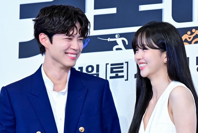 『グッドボーイ』でパク・ボゴムと再会したキム・ソヒョンが語る「ブルドーザーのようなエネルギーに注目」 画像