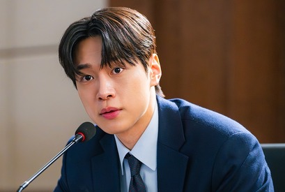 “IUの弟”カン・ユソクが『瑞草洞』で演じる迷える弁護士のリアルな葛藤 画像