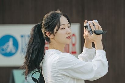 Disney+『私たちの映画』でチョン・ヨビンが魅せる透明な女優の物語 画像