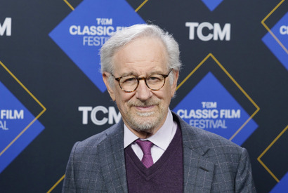 『ジョーズ』50周年記念 スピルバーグ監督が撮影当時をふり返り「これが私の最後の監督作かもと…」 画像