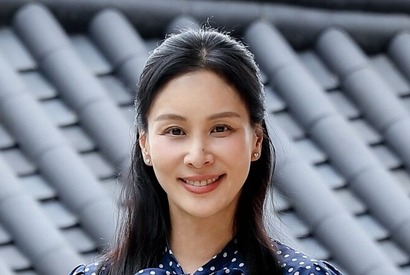 “チャン・ドンゴンの奥様”コ・ソヨン、女優歴33年目にしてバラエティ初レギュラー！新たな一歩に込めた想い 画像