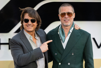 『F1／エフワン』ロンドンプレミアにトム・クルーズがサプライズ参加！ブラッド・ピットと2ショット 画像