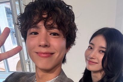 パク・ボゴム、ペ・スジ、BTS・Vの豪華スリーショットが「眼福すぎる」「誇らしすぎ」と大反響【PHOTO】 画像