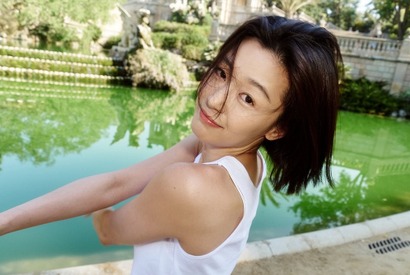 デビュー当初みたい…女優チョン・ジヒョンが大胆イメチェン！2児の母とは思えぬ“清楚さ” 画像