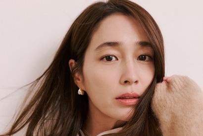 “『イカゲーム』俳優の妻”イ・ミンジョン、優雅に秋を先取り…近距離ショットで際立つ美貌【PHOTO】 画像