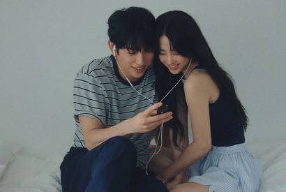 『未知のソウル』で深まった絆…パク・ボヨン＆パク・ジニョン、恋人同士のような密着写真が話題に 画像