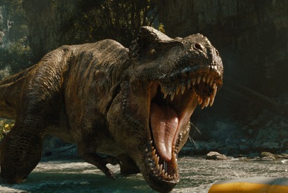 恐竜たちが縦横無尽に暴れ回る！『ジュラシック・ワールド／復活の大地』大迫力の特別映像 画像