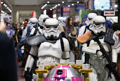 『スター・ウォーズ　エピソード4／新たなる希望』のストームトルーパーのヘルメット、オークションで約3800万円で落札 画像