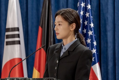 Disney+新作『北極星』主演のチョン・ジヒョン、“国連大使役”で新境地を予告！【PHOTO】 画像