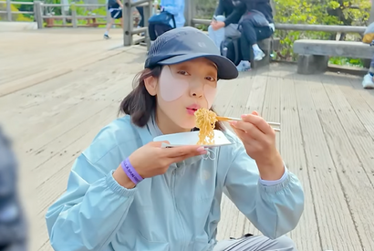 女優パク・シネ、同じ事務所の仲間たちと済州島を満喫！気さくで愛らしい姿に“ほっこり” 画像