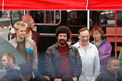 真夏のパリで、伝説の凶悪犯の実話映画を撮影中 画像