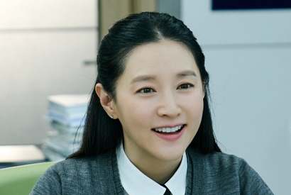 『ウンスのいい日』スチール写真公開、イ・ヨンエの銀行員制服×ロングヘア姿に視線集中 画像