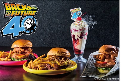 映画の世界観に没入！公開40周年『バック・トゥ・ザ・フューチャー』ハンバーガーやシェイクが登場 画像