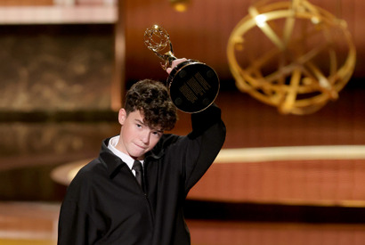 Netflix「アドレセンス」、“少年”役オーウェン・クーパーの史上最年少受賞ほかエミー賞6冠 画像