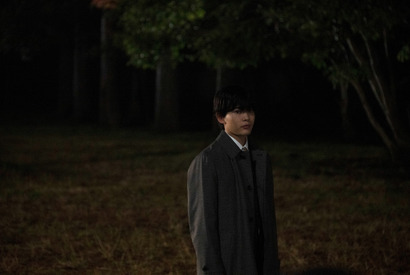 長尾謙杜「現代の若者の態度や考え方を“表現”」青江の場面写真公開『俺ではない炎上』 画像