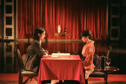 のん vs 鳴海唯「MISS KING / ミス・キング」ライバル場面写真 画像