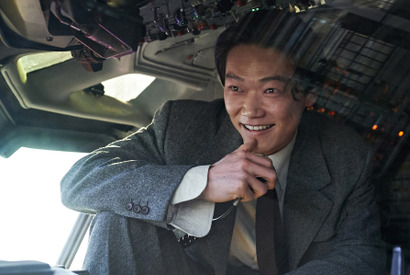 山田孝之＆椎名桔平＆笠松将ら、緊迫した状況に日本語も飛び交うNetflix『グッドニュース』予告編 画像