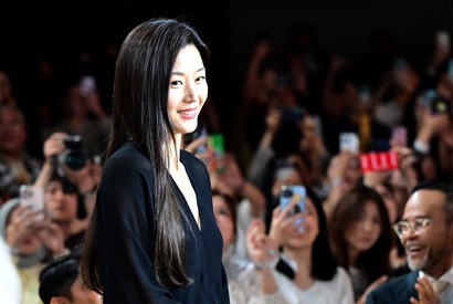 “ロマンスの神様”チョン・ジヒョンの魅力をゼッタイ必見6選で大解剖 画像