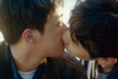 もしも彼に想いを告げていたら…3つの人生の場面写真『あの時、愛を伝えられなかった僕の、３つの“もしも”の世界。』 画像