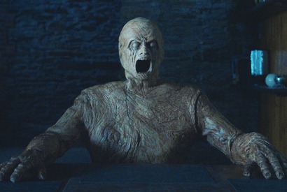 未解決事件を霊視した霊媒師が“視た”ものとは…『視える』予告編が解禁 画像